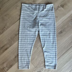 Kiava Gray & White Striped Yoga Pants Capris Size XL